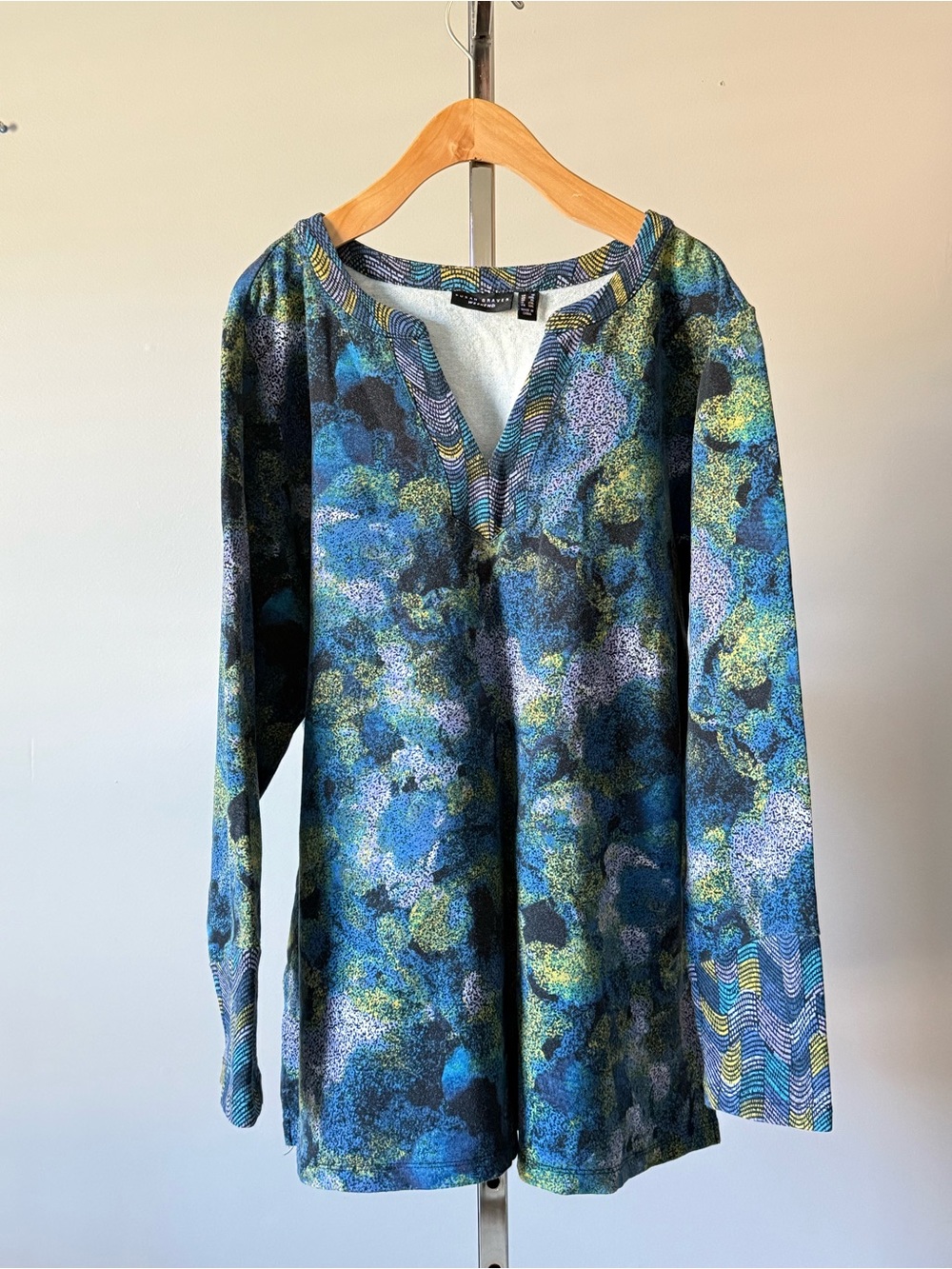 Susan Graver Weekend Watercolor Split V Neck Tunic Top Shirt Womens Plus Size 1X